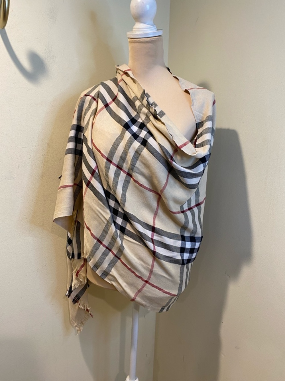 Large Lightweight Classic Plaid Wrap Scarf in Beige, Black & Red